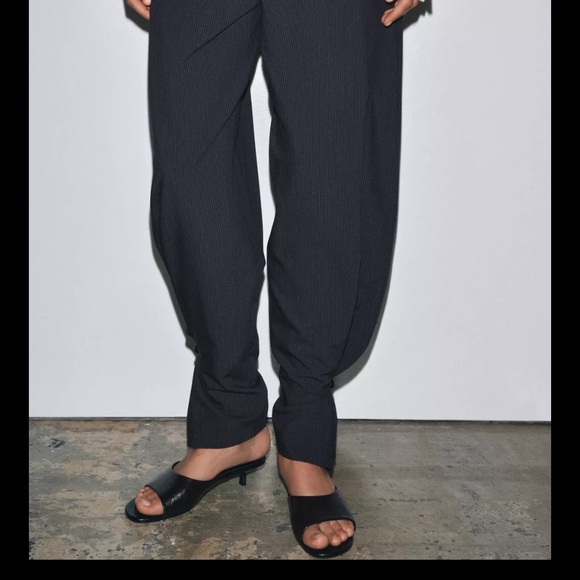 Pinstripe balloon pants - Picture 2 of 7